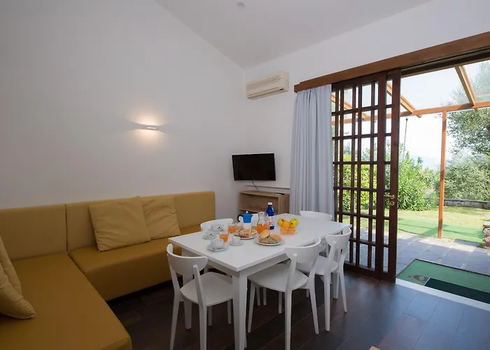 Desenzano Lake VillageAlbergo